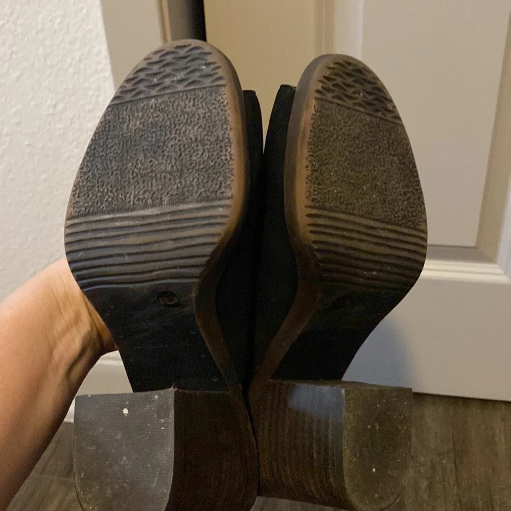 Lucky Brand Size 8 Shoes - Picture 4 of 7